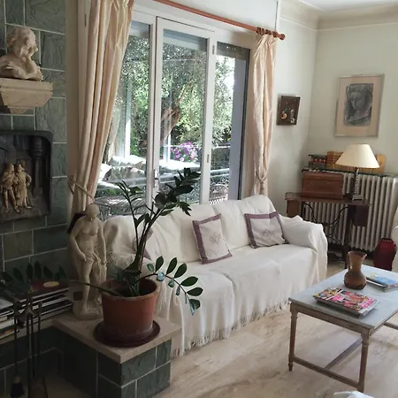 Eden Roc Apartman