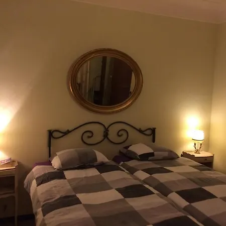 Eden Roc Apartament *
