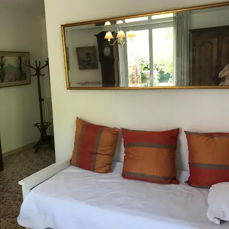 Eden Roc Apartament *